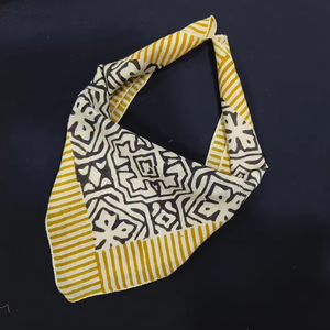 Pañuelo Cuadrado Étnico de Algodón Hecho a Mano Naaz Textile, Estampado Floral, Juego de Pañuelo para el Cuello, Ideal para el Verano, Suave al Contacto con la Piel - Product Image 1
