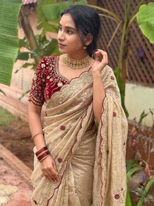 Sari indien traditionnel de créateur, broderie et sequins, pour femme, idéal pour mariage et fêtes, avec chemisier cousu, matériaux recyclés, tout inclus. - Product Image 1