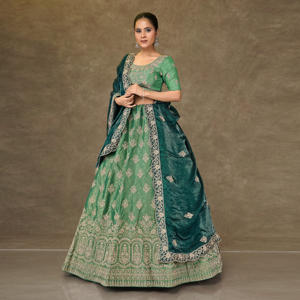 Lehenga Choli de Seda Bordada de Diseño Indio con Dupatta |   Traje de Fiesta Largo Zari para Mujer, Ideal para Bodas y Eventos - Product Image 2