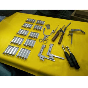 Juego de 57 Piezas de Instrumentos Ortopédicos Neuroquirúrgicos de Alta Calidad Surginexa Caspar, Tornillo Distractor Cervical - Product Image 1