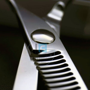 Ciseaux à effiler professionnels en acier inoxydable à bas prix pour la coupe de cheveux - Outils de barbier durables - Product Image 5