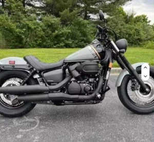 Motocicleta de Alto Rendimiento Shadow Phantom 2025 MC-1000 Modern Cruiser con Manillares de Aluminio y ABS, Garantía de 3 Años - Product Image 1