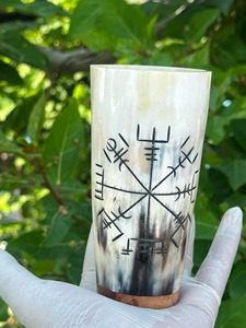 Verres à boire en corne de Viking polie, naturels, écologiques, de qualité supérieure, courts, artisanaux, pour bar, whisky, vin, bière, style antique - Product Image 1