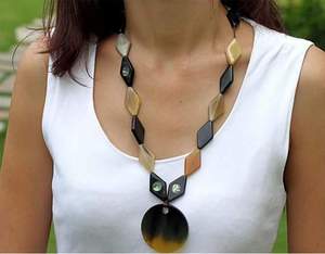 Conjunto de Collares de Cuerno de Búfalo al por Mayor, Colgante Tribal Moderno Natural Hecho a Mano, Joyería Artesanal Pulida Ecológica y de Impacto, Artesanía Curiosa - Product Image 4