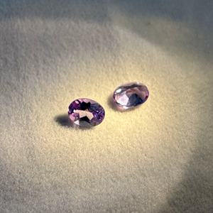 Pierre précieuse Alexandrite à changement de couleur, ovale, cultivée en laboratoire, taille facettes, jeu de couleurs irisées, effet feu, 10x8mm à 12x16mm, pour bijoux - Product Image 1