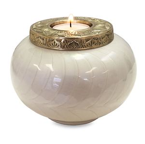 Urna Funeraria Redonda de Metal para Cenizas, con Grabado en Latón, Estilo Americano/Europeo, Color Blanco - Product Image 1