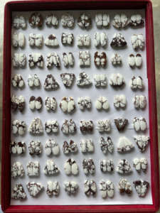 Cabujón suelto de magnesita de caballo salvaje hecho a mano tamaño de forma de mezcla Natural para la fabricación de joyas piedras preciosas Premium - Product Image 3