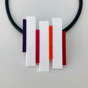 Collier en résine et bois de qualité supérieure, élément de bijouterie élégant pour collections - Product Image 4