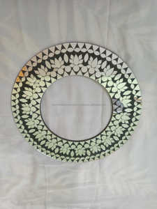 Espejo de pared de Metal de calidad de hierro chapado en oro de estilo moderno, baño con acabado dorado, decoración de baño de Hotel para vidrio hecho en India - Product Image 4