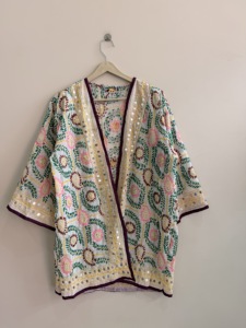 Chaqueta Kimono Corta Bordada Surtida con Estampado Floral - Product Image 6