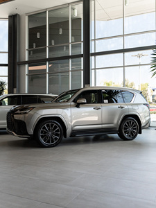 SUV de Lujo Estilo F SPORT LX 600 2025 USADO – Vehículo Todoterreno Premium 4x4 de Tamaño Completo - Product Image 1