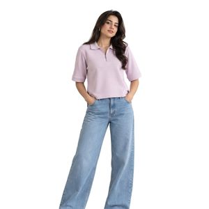 Polo à col mi-zippé à manches courtes en lavande avec jean large bleu clair – Tenue décontractée pour femme - Product Image 3