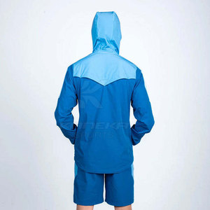 Veste d'hiver à capuche pour l'extérieur, coupe classique confortable, logo sur le devant, respirante et écologique pour les aventures quotidiennes - Product Image 4