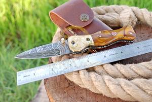 Cuchillo Plegable de Acero de Damasco Hecho a Mano con Mango de Resina, 7 Pulgadas de Largo, Cuchillo de Bolsillo para Exteriores de Grado Industrial, OEM - Product Image 3
