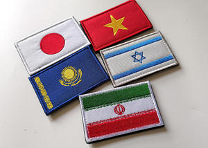 Patchs brodés personnalisés à faible MOQ avec fixation Velcro et support thermocollant pour vestes, chapeaux et sacs - Product Image 4