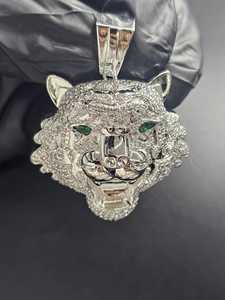 Colgante de Tigre Iced Out con Moissanita, Plata de Ley 925, Micro Pavé, Corte Brillante Redondo, Ojos Verdes, Amuleto Animal Unisex - Product Image 5