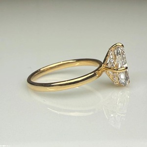 Anillo de Diamante Solitario de 2.00 Quilates, Corte Radiante, Claridad VVS2, Color E, Diamante Sintético, Oro de 14K, Estilo Clásico, Anillo de Compromiso, Certificado IGI - Product Image 3
