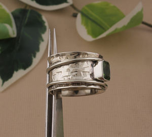 Anillo de banda con engaste de bisel de peridoto natural, plata de ley 925, piedra preciosa verde oliva auténtica, piedra de nacimiento de agosto, joyería apilable - Product Image 4