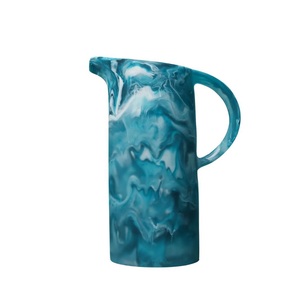 Carafe élégante en résine écologique non toxique pour servir les boissons, à usage décoratif et pour des arrangements de table sophistiqués - Product Image 2