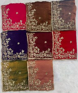 Sari indien de boutique, style Bollywood, en tissu de soie mousseline lourde et douce, avec broderie riche, C-PALLU, travail de Zari et de sequins, et bordure découpée - Product Image 5
