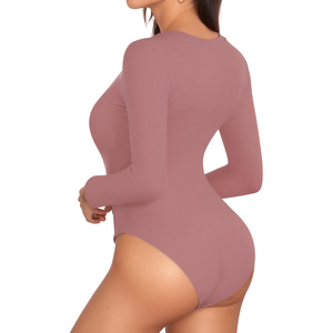 Nouveauté 2026 Combinaison une pièce rouge pour femme, à manches courtes, col en V, sans couture, extensible, coupe ajustée, Vêtements pour femme personnalisés OEM ODM - Product Image 5