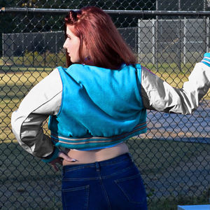 Veste courte universitaire pour femme, style bomber, turquoise et blanc, avec manches en similicuir, vêtement d'extérieur décontracté, mode féminine - Product Image 4