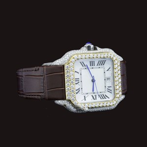 Reloj de Cuarzo con Diamantes Moissanite de Lujo y Calidad Premium, Regalo para Parejas, Correa de Cuero Marrón, Esfera Blanca Cuadrada, Disponible para la Venta - Product Image 5