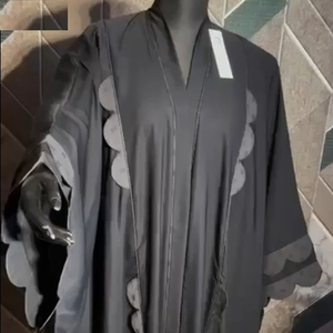 Dernière robe abaya moderne pour femmes musulmanes, style Moyen-Orient, en polyester fin et lisse, fabriquée au Pakistan - Product Image 5