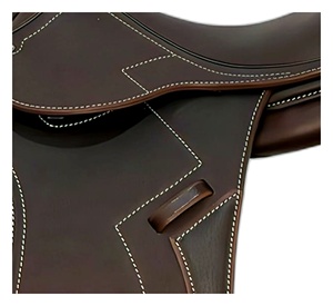Selle d'obstacle anglaise en cuir marron personnalisée, avec arceau en bois, ajustement confortable et quincaillerie en laiton pour l'équitation et l'entraînement équestre - Product Image 5