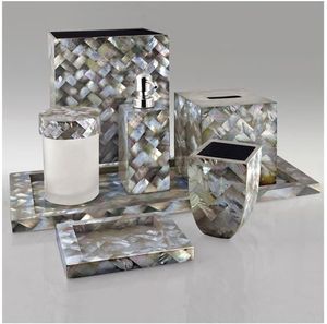 Ensemble d'accessoires de salle de bain minimaliste en nacre, alliant simplicité et beauté naturelle - Product Image 6