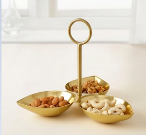 Plateau de service en métal doré à 3 compartiments avec support, bol à noix en forme de feuille pour fruits secs - Product Image 2