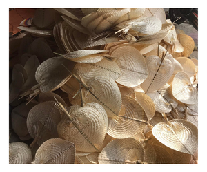 Abanicos de Hoja de Palma de Bambú Hechos a Mano al por Mayor para Bodas y Promociones - Product Image 1