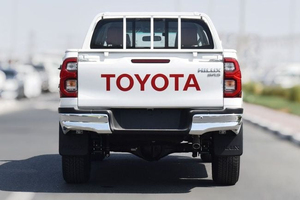 NUEVO TOYOTA HILUX 2026, Volante a la Izquierda, Cuero Oscuro, Manual, Doble Cabina, 4 Puertas, 4.1-6L Diésel Turbo, Faros LED, SUV, 200-250PS, R20 - Product Image 4