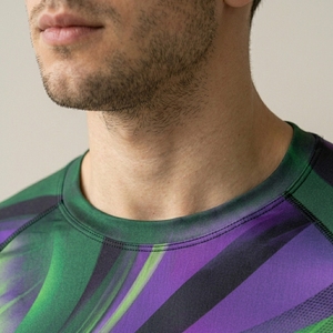 Maglia a Compressione da Uomo a Maniche Lunghe con Collo Tondo, Motivo Verde e <span class=keywords><strong>Viola</strong></span>, in Maglia a Rapida Asciugatura, Sportiva, Slim Fit, in Poliestere - Product Image 4