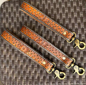 Nueva Llegada Mano Tooled Cuero Muñequera Llaveros En Relieve Estampado Floral Cuero Llaveros Tooled Accesorios de cuero Correas para llaves - Product Image 4