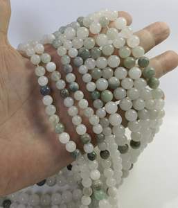 ลูกปัดหยกน้ำแข็งภูเขาสีเขียวธรรมชาติทรงกลมเรียบเนียน สำหรับทำเครื่องประดับ DIY - Product Image 5