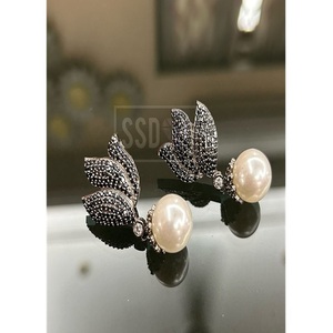 Boucles d'oreilles pendantes en zircon plaqué argent de qualité supérieure, élégantes, pour femmes et filles, collection tendance pour les soirées - Product Image 1