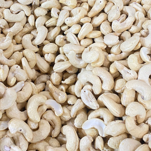 Hot Sale 2025 Raw Cashew W320 <b>Nuts</b> Kaju Badam 1Kg Ready to Ship Vietnam Santigo - Product Image 1