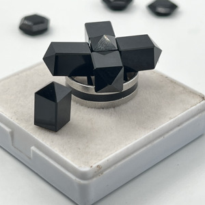 Pierre précieuse d'onyx noir naturel de haute qualité AAA+, onyx noir facetté en forme de crayon pour la création de bijoux - Product Image 2