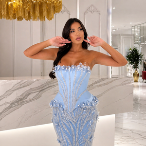 Vestido de Noche de Lujo Azul Hielo Estilo Sirena con Hombros Descubiertos, Corsé y Falda con Cola, Adornado con Cuentas de Cristal Hechas a Mano para Fiesta Formal - Product Image 2