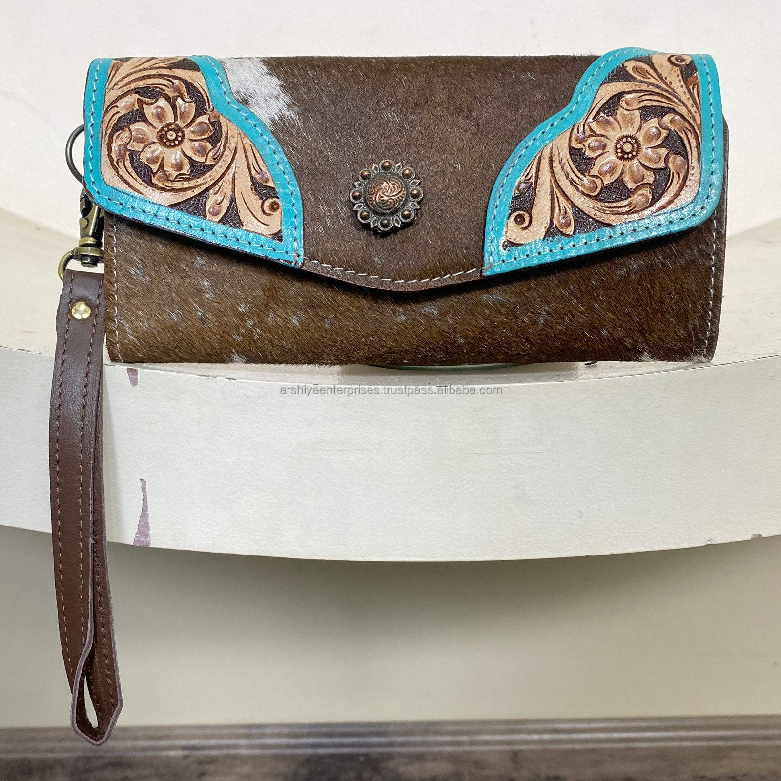 สีน้ำตาล