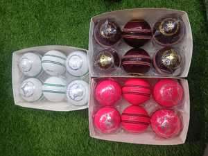 ลูกคริกเก็ตหนังแท้คุณภาพสูง เย็บมือ 90 จุด  ระดับทดสอบ สีแดง พร้อมโลโก้สั่งทำ ราคาดีที่สุด ลูกหนังพรีเมียม - Product Image 5