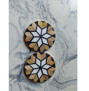 Sous-verres modernes en résine incrustée de noix ensemble de sous-verres décoratifs faits à la main pour table à manger bureau bureau bar à thé décoration de la maison option cadeau - Product Image 1