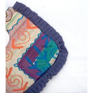 Offres incroyables sur des sacs de luxe pour femmes, sacs messager en coton kantha faits à la main avec fermeture magnétique, fabriqués au Rajasthan. - Product Image 5