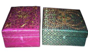 <b>Pink</b> Rectangular Polyester Eco-Friendly Embroidered Purse Mirror Tray Insert Flower Theme Christmas Decoration Silk Foundation - Product Image 2