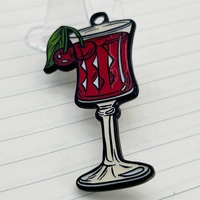Verres à vin en émail doux de dessin animé en métal de logo personnalisé d'usine porte-clés avec le cercle principal de conceptions recto-verso mignonnes