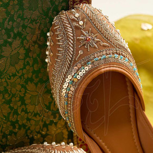 Khussa de Verano Ligera Hecha a Mano, Color Marrón, con Bordado Tilla y Detalles de Cuentas, Impermeable, Antideslizante, de Alta Calidad - Product Image 5