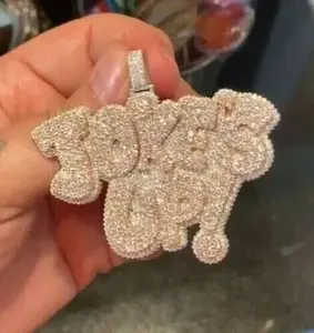 Colgante de Letra Personalizado con Moissanita Redonda de 3.30Ct, Chapado en Oro Amarillo de 14K sobre Plata de Ley, Estilo Hip Hop para Mujer - Product Image 4