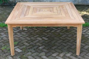 Mesa de Comedor Berkshire Square 150x150 de Madera de Teca Sólida, No Plegable, Acabado Bien Lijado, para Uso en Exteriores - Product Image 3