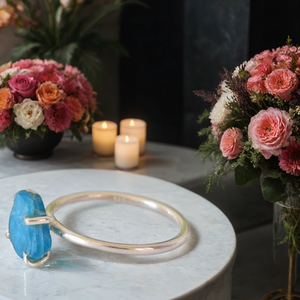 Anillo de banda con gemas Raw Appetite, joyería plateada para niñas, piedra de nacimiento de agosto, geométrico - Product Image 1